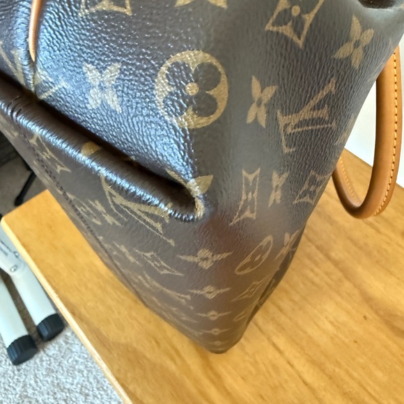 Louis Vuitton Monogram Turenne MM - Picture 13 of 15